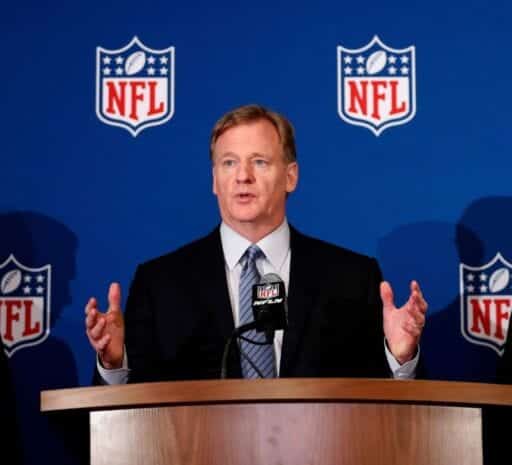 Civil rights groups urge NFL to reverse rule requiring players to stand for national anthem
