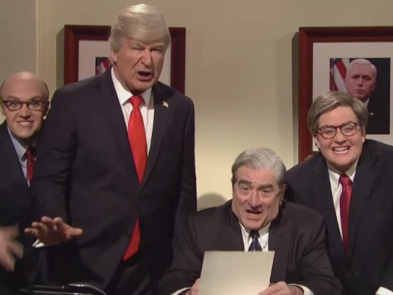 SNL cold open roasts the Mueller report roll out
