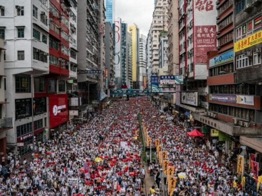 Hundreds of thousands attend protest in Hong Kong over extradition bill