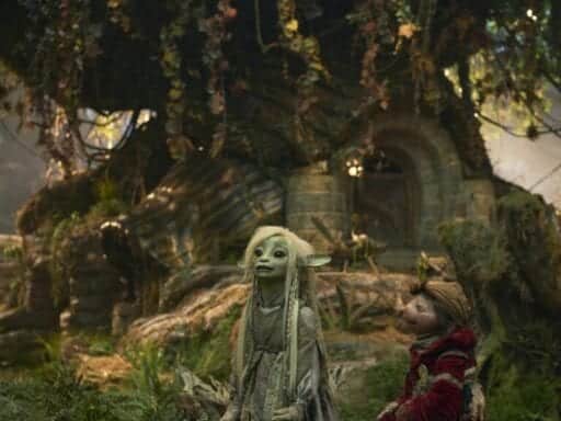 Netflix’s Dark Crystal prequel finds hope amid social collapse. With puppets.