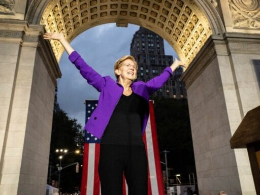 Poll: Elizabeth Warren now leads the Democratic primary field in Iowa
