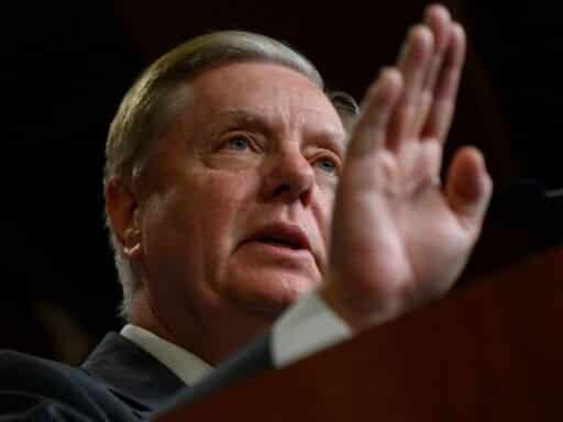 Lindsey Graham introduces a resolution condemning the House impeachment inquiry