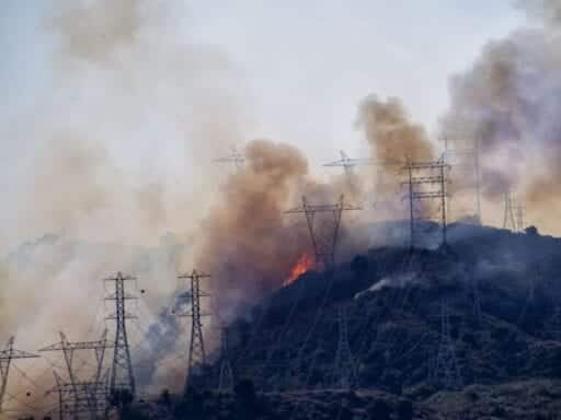 3 key solutions to California’s wildfire safety blackout mess