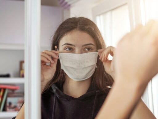 How to take care of your skin while wearing a mask