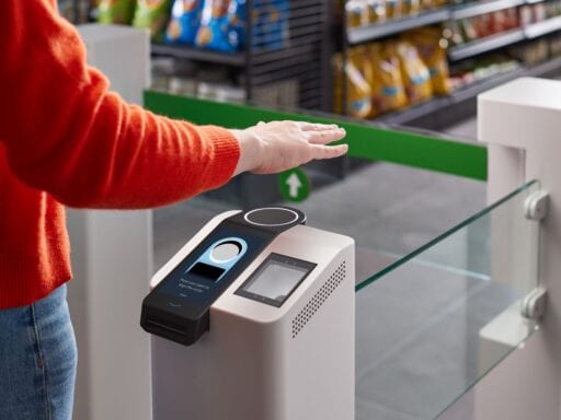 Amazon will now let you pay with your palm in its stores