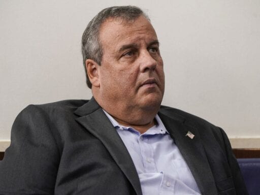 Chris Christie leaves the hospital after a week of Covid-19 treatment