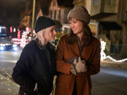 The good, bad, and weird of Kristen Stewart’s queer Christmas rom-com