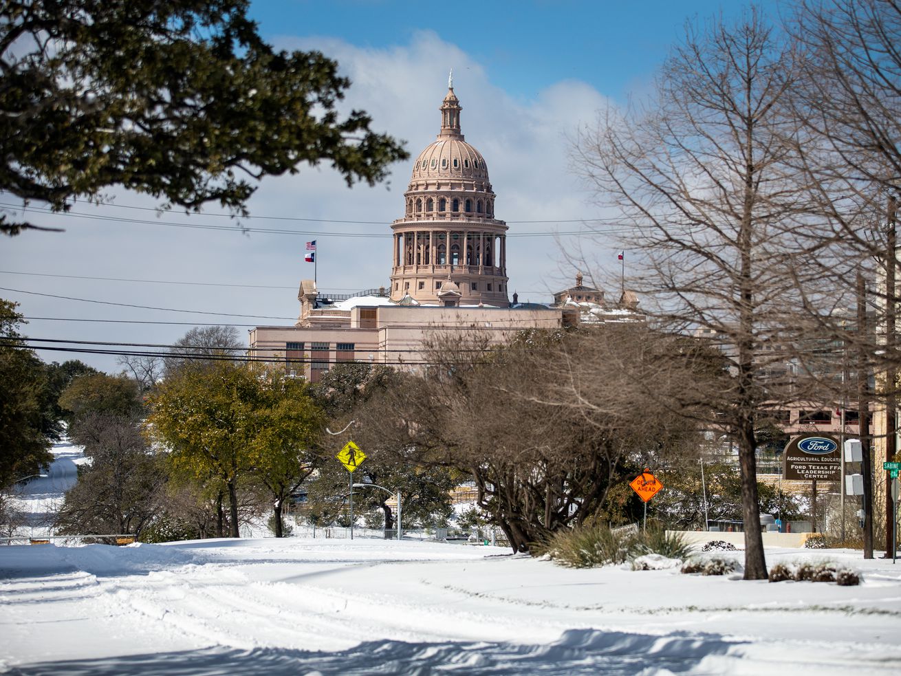 Texas winter storm brings extreme cold, widespread power outages 