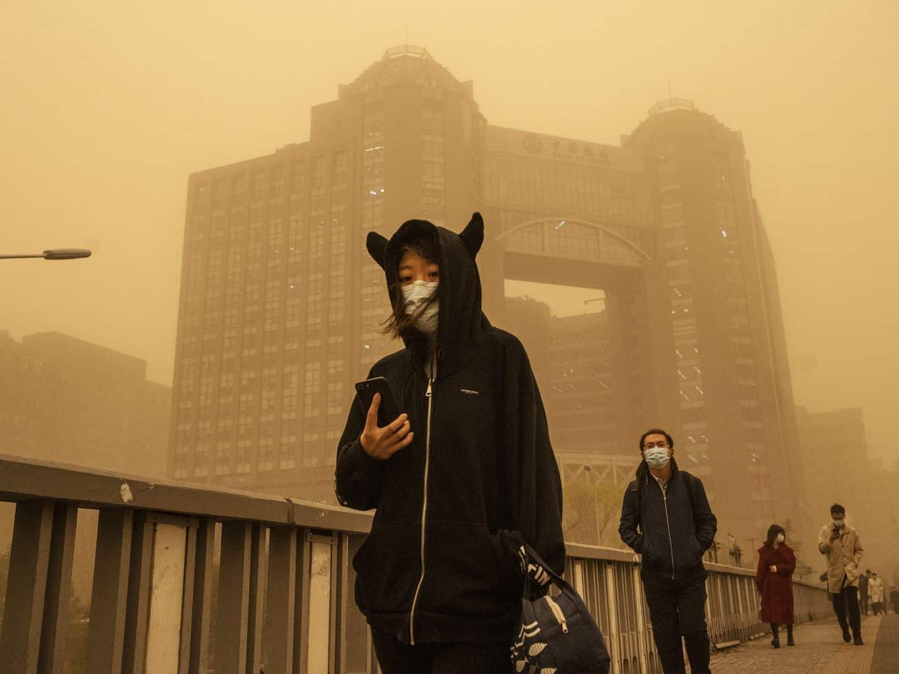 Worst sandstorm in a decade chokes Beijing