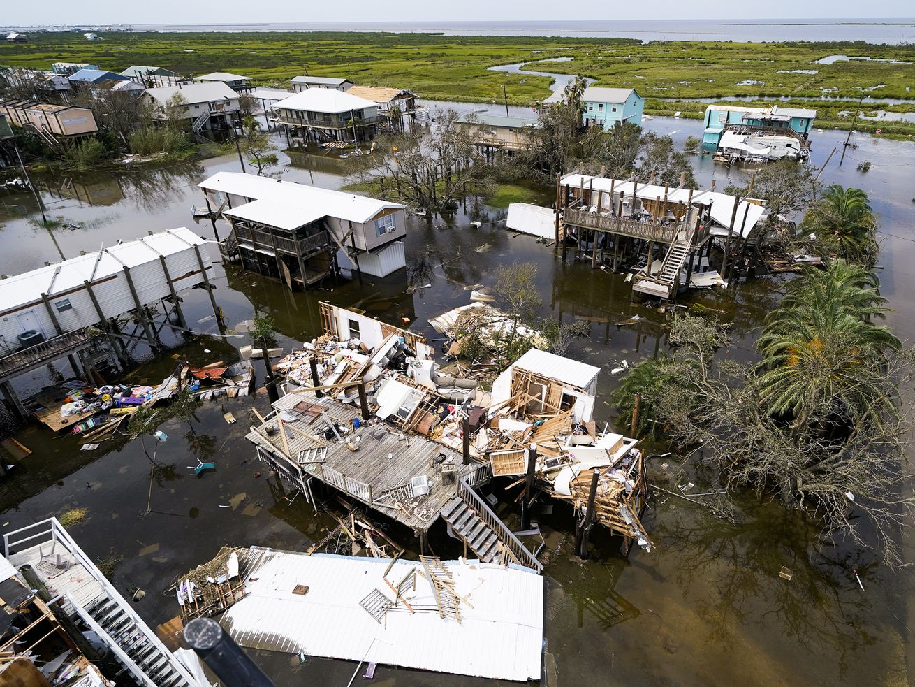 How to think about hurricane recovery, according to 3 experts