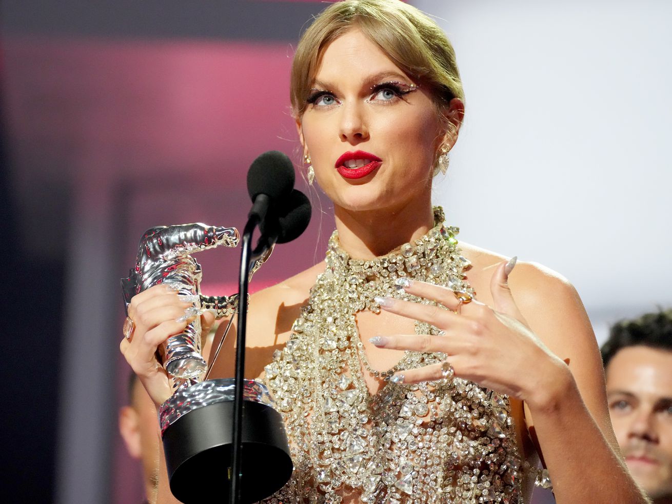 Does Taylor Swift want an Oscar? Perhaps (ahem) All Too Well.