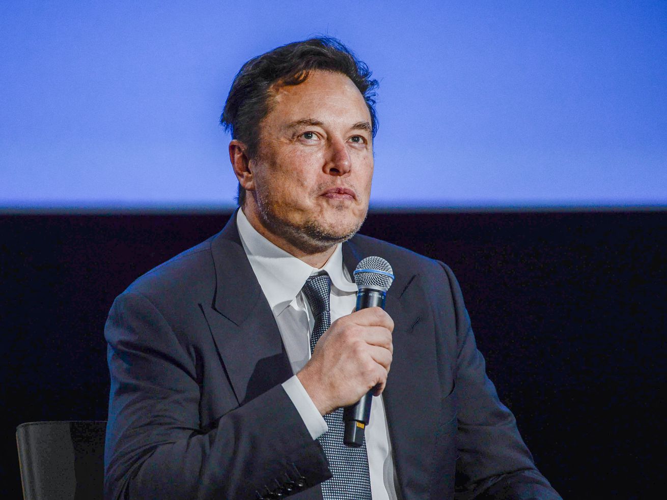 Elon Musk wants to buy Twitter again, spam bots and all