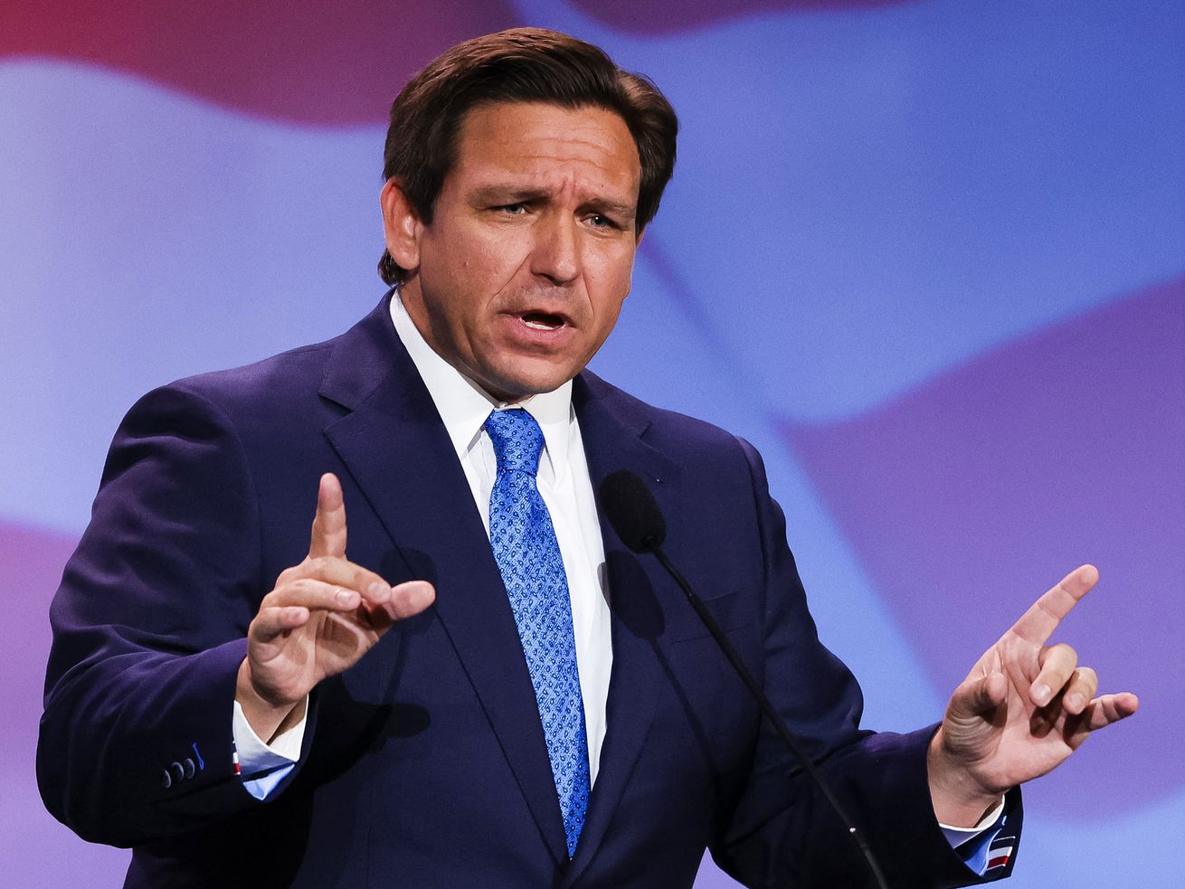 Ron DeSantis’s vaccine “investigation” is all about beating Trump